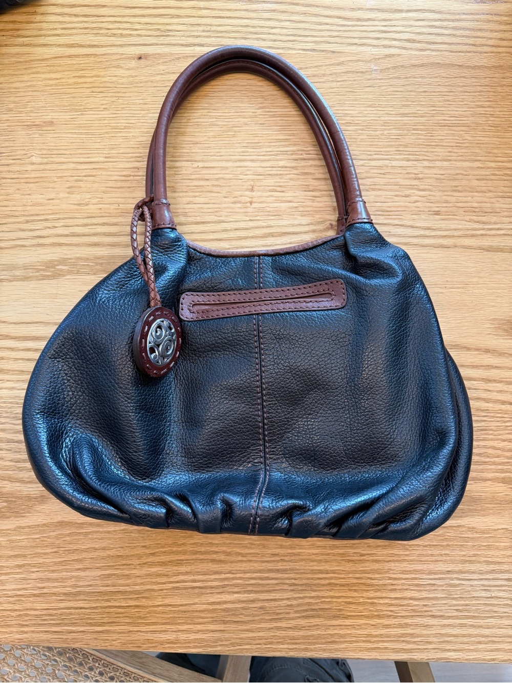 BRIGHTON TATUM LONDON
GROOVE BLACK PEBBLED LEATHER SHOULDER HANDBAG HOBO